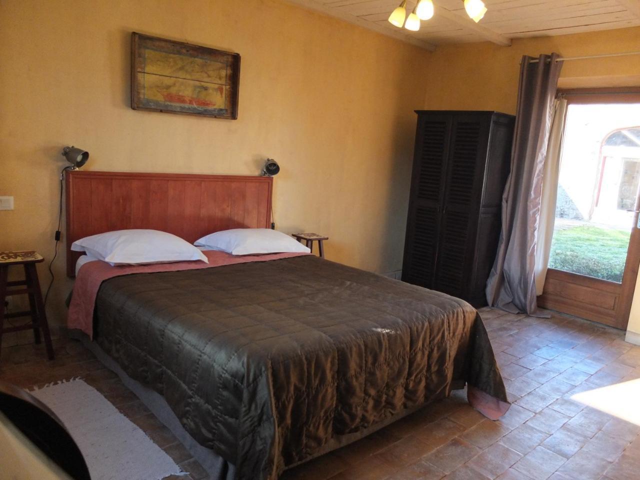 La Pierre Folle Chambres D'Hotes Κλυνύ Εξωτερικό φωτογραφία